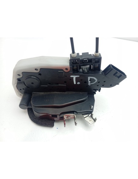 Recambio de cerradura puerta trasera derecha para nissan leaf acenta referencia OEM IAM Y2614510  