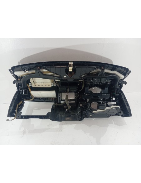 Recambio de salpicadero para nissan leaf acenta referencia OEM IAM 682003NL0A  