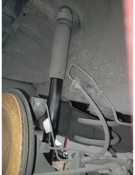 Recambio de amortiguador trasero derecho para nissan leaf acenta referencia OEM IAM 562103N  