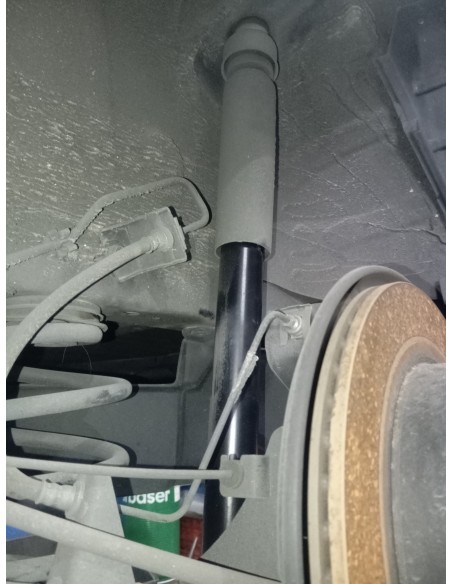 Recambio de amortiguador trasero izquierdo para nissan leaf acenta referencia OEM IAM 562103N  