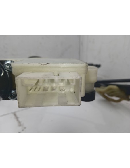 Recambio de elevalunas delantero derecho para skoda rapid 1.6 tdi dpf referencia OEM IAM 5JA959812J  