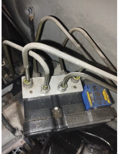 Recambio de abs para renault twingo gt referencia OEM IAM 8201078284  