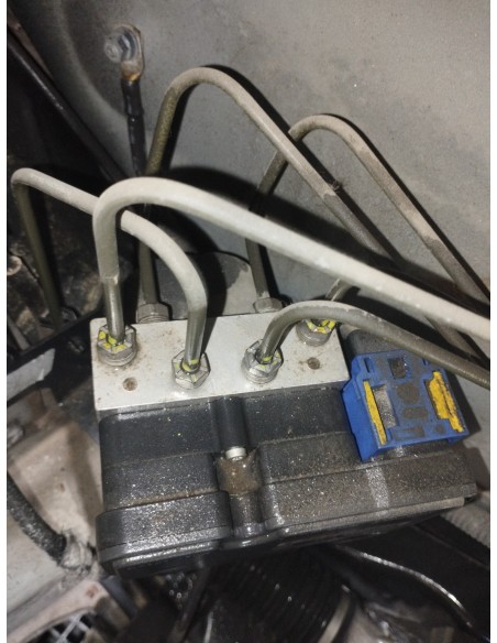Recambio de abs para renault twingo gt referencia OEM IAM 8201078284  