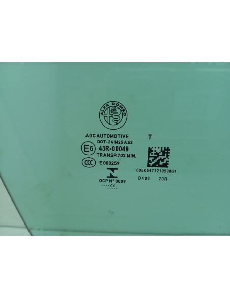 Recambio de luna delantera derecha para alfa romeo giulia (952) sprint referencia OEM IAM 50547121  
