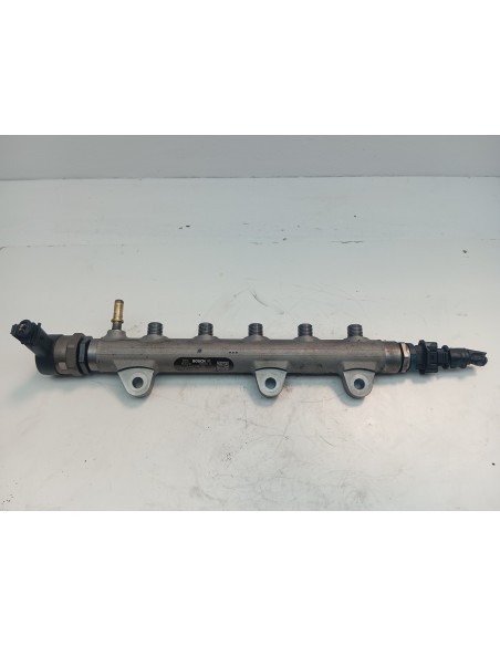 Recambio de rampa inyectora para renault scenic ii grand dynamique referencia OEM IAM 8200853678  