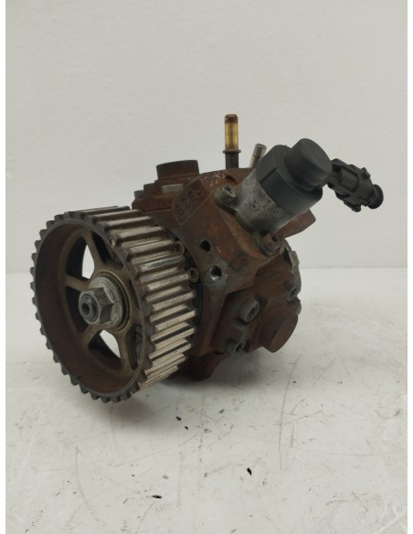 Recambio de bomba inyeccion para renault megane ii berlina 5p privilege referencia OEM IAM 8200561664  