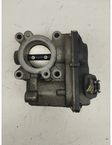Recambio de caja mariposa para renault clio iii evolution referencia OEM IAM 8200578645  