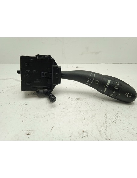 Recambio de mando limpia para hyundai i30 1.4 cat referencia OEM IAM 934202R010  