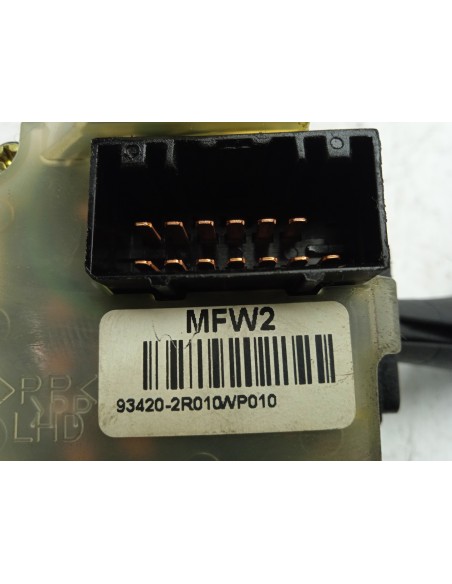 Recambio de mando limpia para hyundai i30 1.4 cat referencia OEM IAM 934202R010  