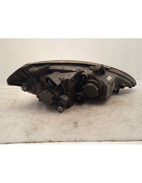 Recambio de faro izquierdo para ssangyong kyron 2.7 turbodiesel cat (euro 4) referencia OEM IAM 8310108B14  