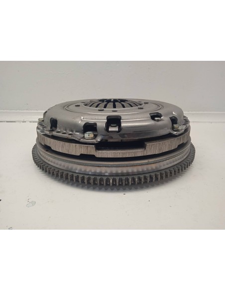 Recambio de kit embrague para toyota yaris gr 2021 referencia OEM IAM 3121052210  