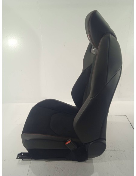 Recambio de juego asientos completo para toyota yaris gr 2021 referencia OEM IAM 710745CF10C2  