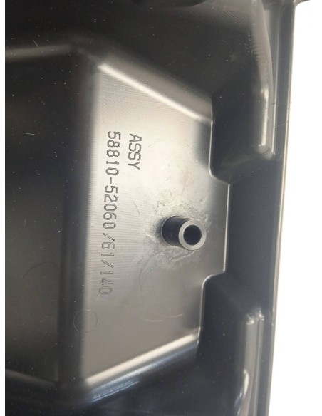 Recambio de consola central para toyota yaris gr 2021 referencia OEM IAM 58903K00220  