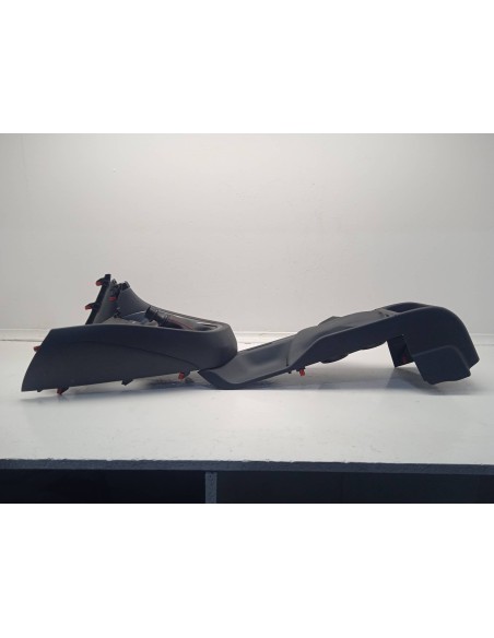 Recambio de consola central para toyota yaris gr 2021 referencia OEM IAM 58903K00220  