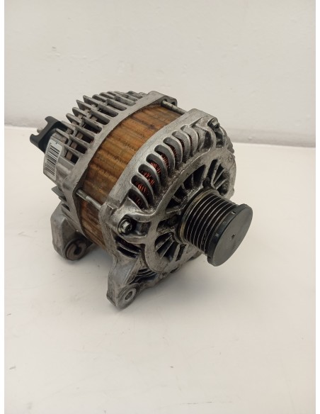 Recambio de alternador para renault laguna iii privilege referencia OEM IAM 8200654785  