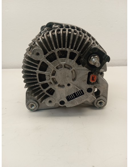 Recambio de alternador para renault laguna iii privilege referencia OEM IAM 8200654785  
