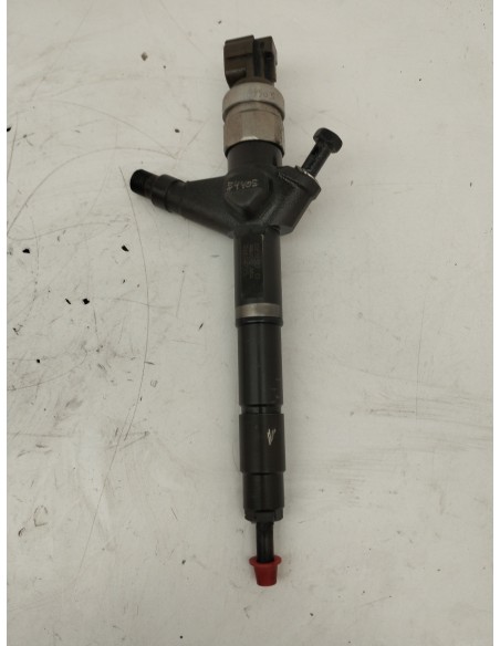 Recambio de inyector para nissan almera tino (v10m) acenta referencia OEM IAM AW400AW4  