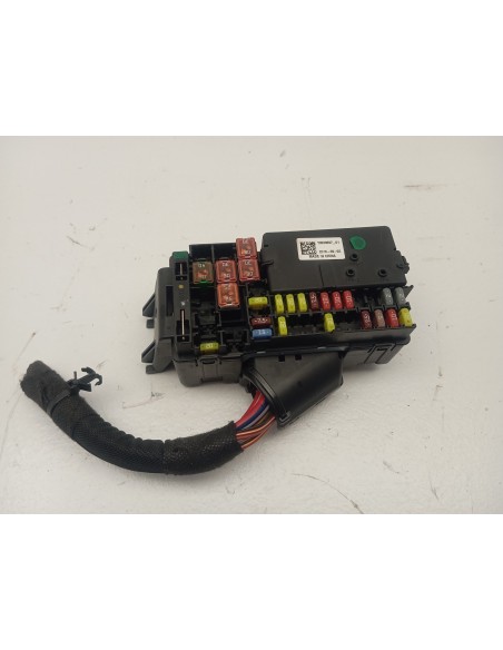 Recambio de caja reles / fusibles para opel astra k lim. 5türig dynamic referencia OEM IAM 15533697  