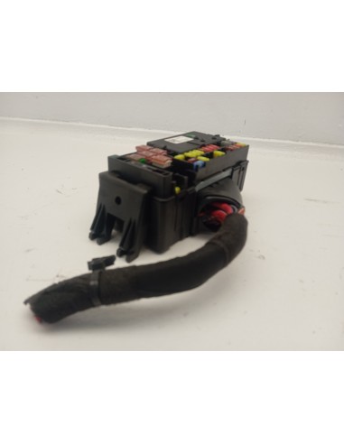 Recambio de caja reles / fusibles para opel astra k lim. 5türig dynamic referencia OEM IAM 15533697  