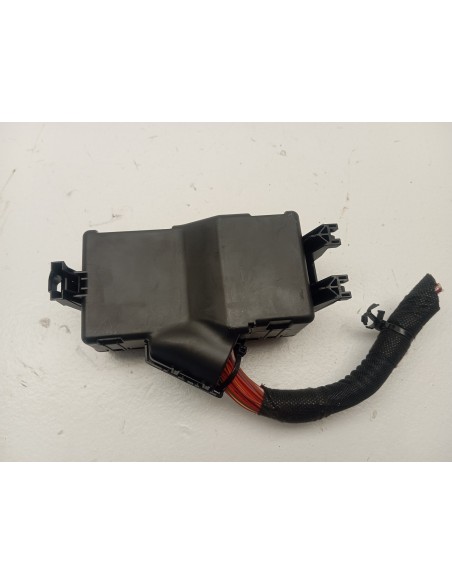 Recambio de caja reles / fusibles para opel astra k lim. 5türig dynamic referencia OEM IAM 15533697  