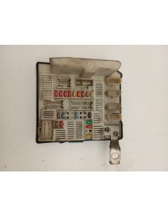 Recambio de caja reles / fusibles para renault scenic ii dynamique referencia OEM IAM 8200481866  