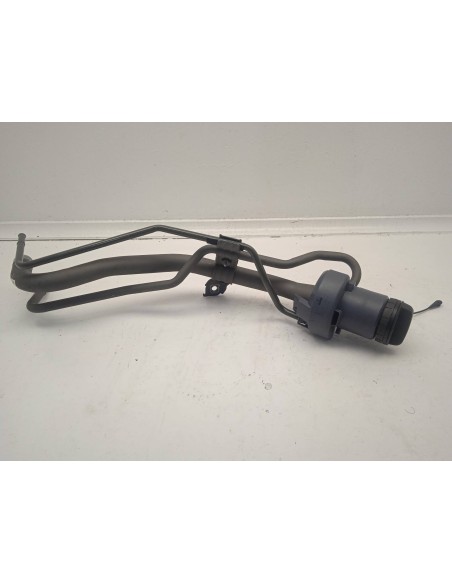 Recambio de boca llenado combustible para toyota yaris gr 2021 referencia OEM IAM 7720152570  
