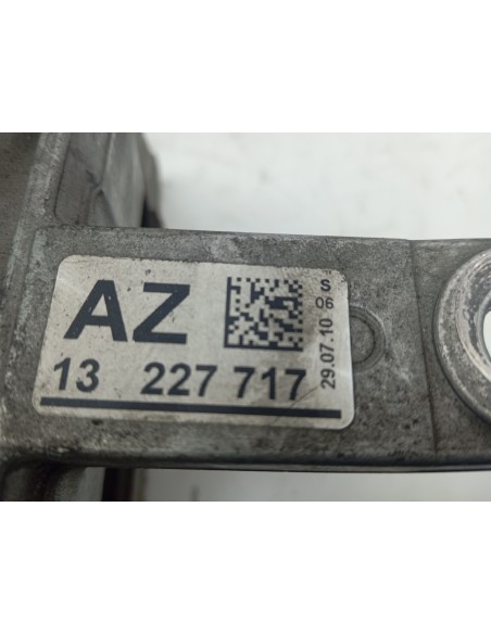 Recambio de soporte motor derecho para opel insignia berlina cosmo referencia OEM IAM 13227717  