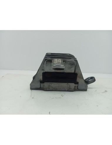 Recambio de soporte motor derecho para opel insignia berlina cosmo referencia OEM IAM 13227717  