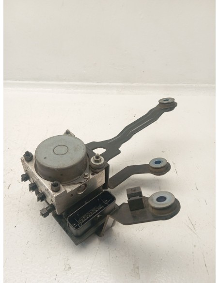 Recambio de abs para hyundai i20 i (pb, pbt) 1.2 referencia OEM IAM 589101J000  