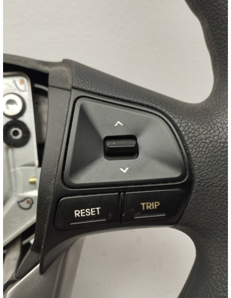 Recambio de volante para kia rio drive referencia OEM IAM 561301W000  