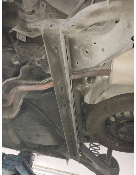 Recambio de puente trasero para renault clio iv expression referencia OEM IAM 555017983R  