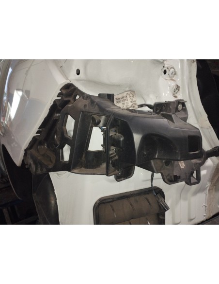 Recambio de plastico para renault clio iv expression referencia OEM IAM 850456409R  