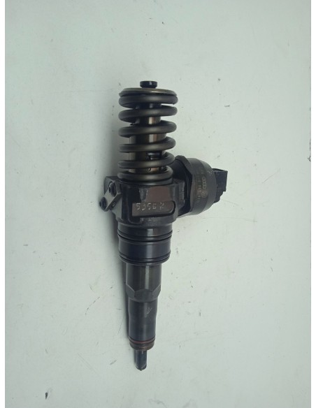 Recambio de inyector para volkswagen passat berlina (3b3) edition referencia OEM IAM 038130073AJ  