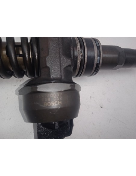 Recambio de inyector para volkswagen passat berlina (3b3) edition referencia OEM IAM 038130073AJ  