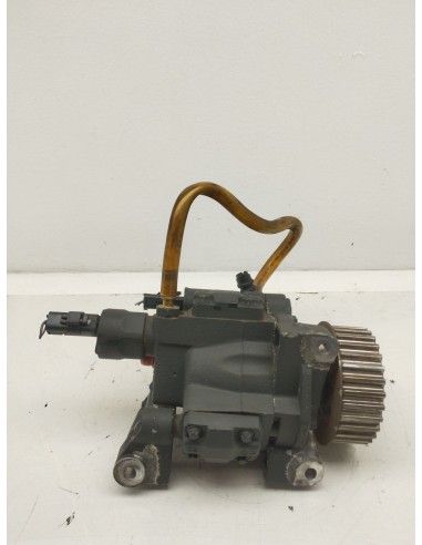 Recambio de bomba inyeccion para renault megane iii berlina 5 p dynamique referencia OEM IAM 8200821184  