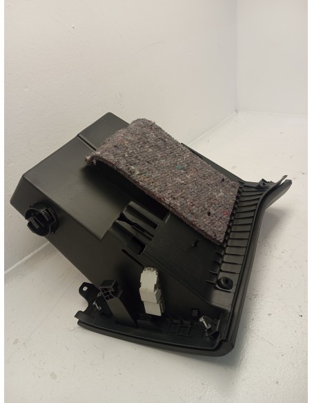 Recambio de guantera para peugeot 308 gt pack referencia OEM IAM 9677995177  