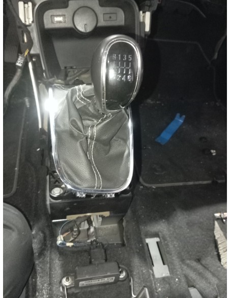Recambio de palanca cambio para opel astra j lim. 2.0 16v cdti referencia OEM IAM 55563829  
