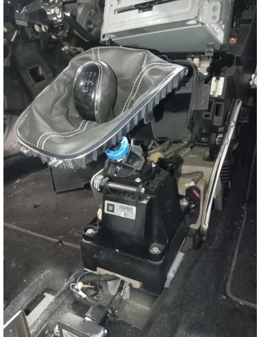 Recambio de palanca cambio para opel astra j lim. 2.0 16v cdti referencia OEM IAM 55563829  