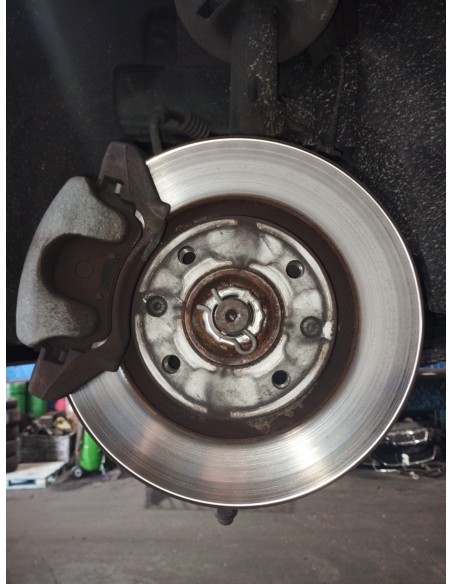 Recambio de mangueta delantera izquierda para citroën c4 lim. feel edition referencia OEM IAM 364696  