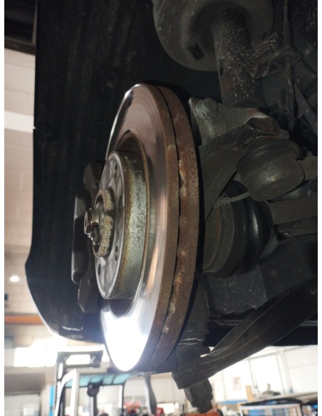 Recambio de mangueta delantera izquierda para citroën c4 lim. feel edition referencia OEM IAM 364696  