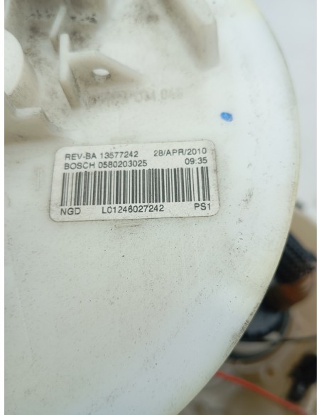 Recambio de bomba combustible para opel astra j lim. 2.0 16v cdti referencia OEM IAM 13577242  