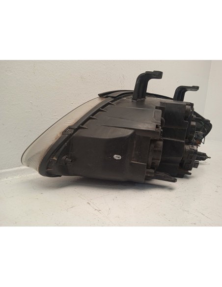 Recambio de faro derecho para ssangyong rodius xdi premium referencia OEM IAM 8310221305  