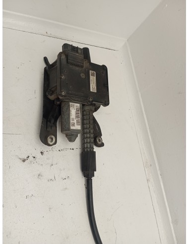 Recambio de freno de mano electrico para opel astra j lim. 2.0 16v cdti referencia OEM IAM 13311218  