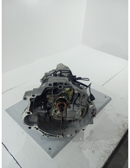 Recambio de caja cambios para audi a4 berlina (b5) 2.4 referencia OEM IAM DVW  