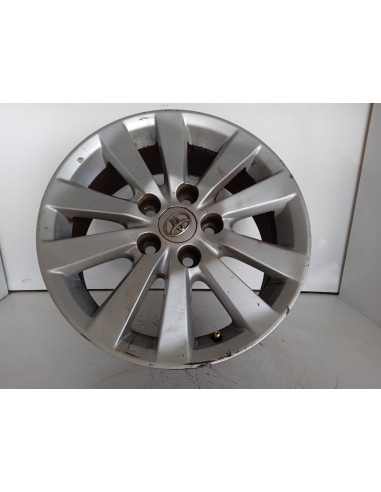 Recambio de llanta para toyota auris luna referencia OEM IAM 4261102790  