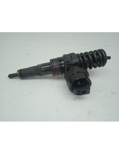 Recambio de inyector para volkswagen golf iv berlina (1j1) conceptline referencia OEM IAM 038130073J  