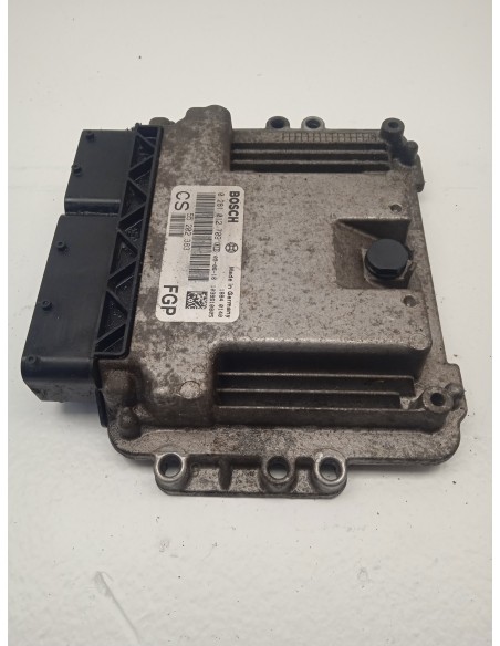 Recambio de centralita motor uce para opel zafira b cosmo referencia OEM IAM 55202383  