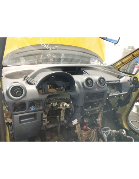 Recambio de salpicadero para peugeot 1007 sport referencia OEM IAM 8211KZ  
