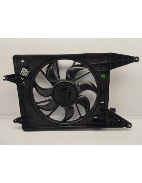 Recambio de electroventilador para dacia sandero laureate referencia OEM IAM 8200765566B  