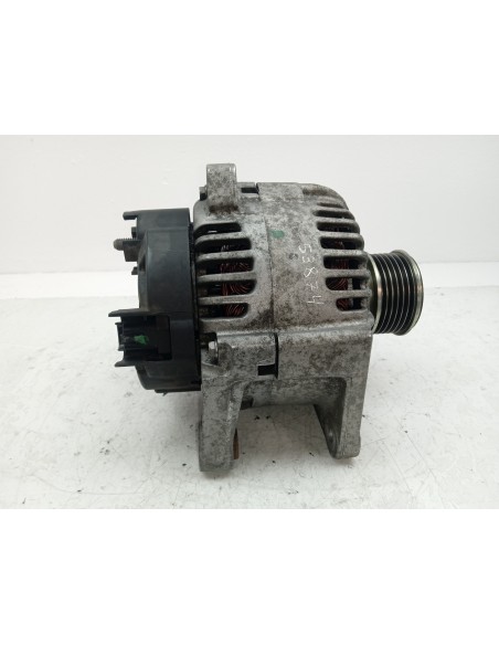 Recambio de alternador para dacia sandero laureate referencia OEM IAM 8200667608A  